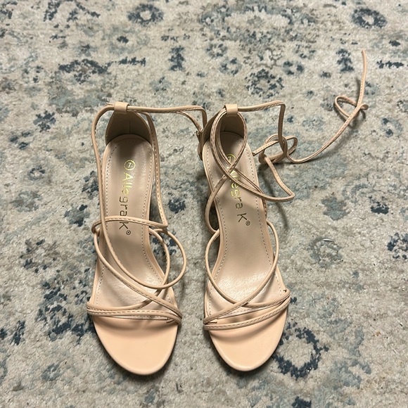 Lace up heels - Picture 1 of 3